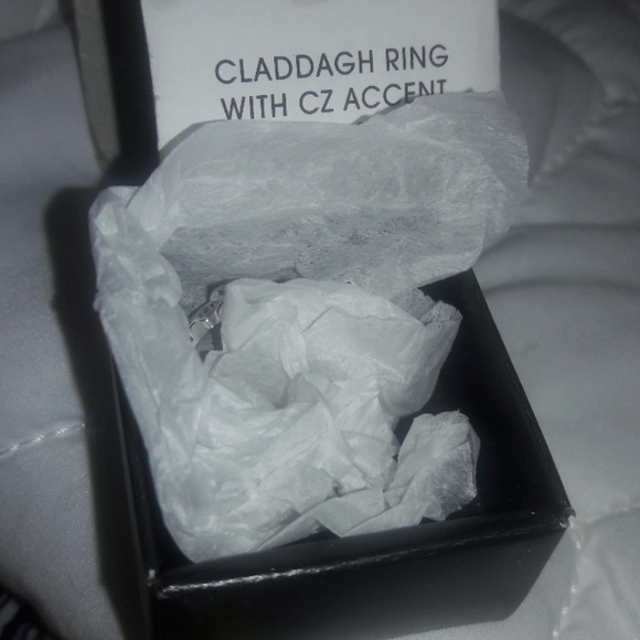 $25 Claddagh Ring with CZ Accent - Picture 8 of 8